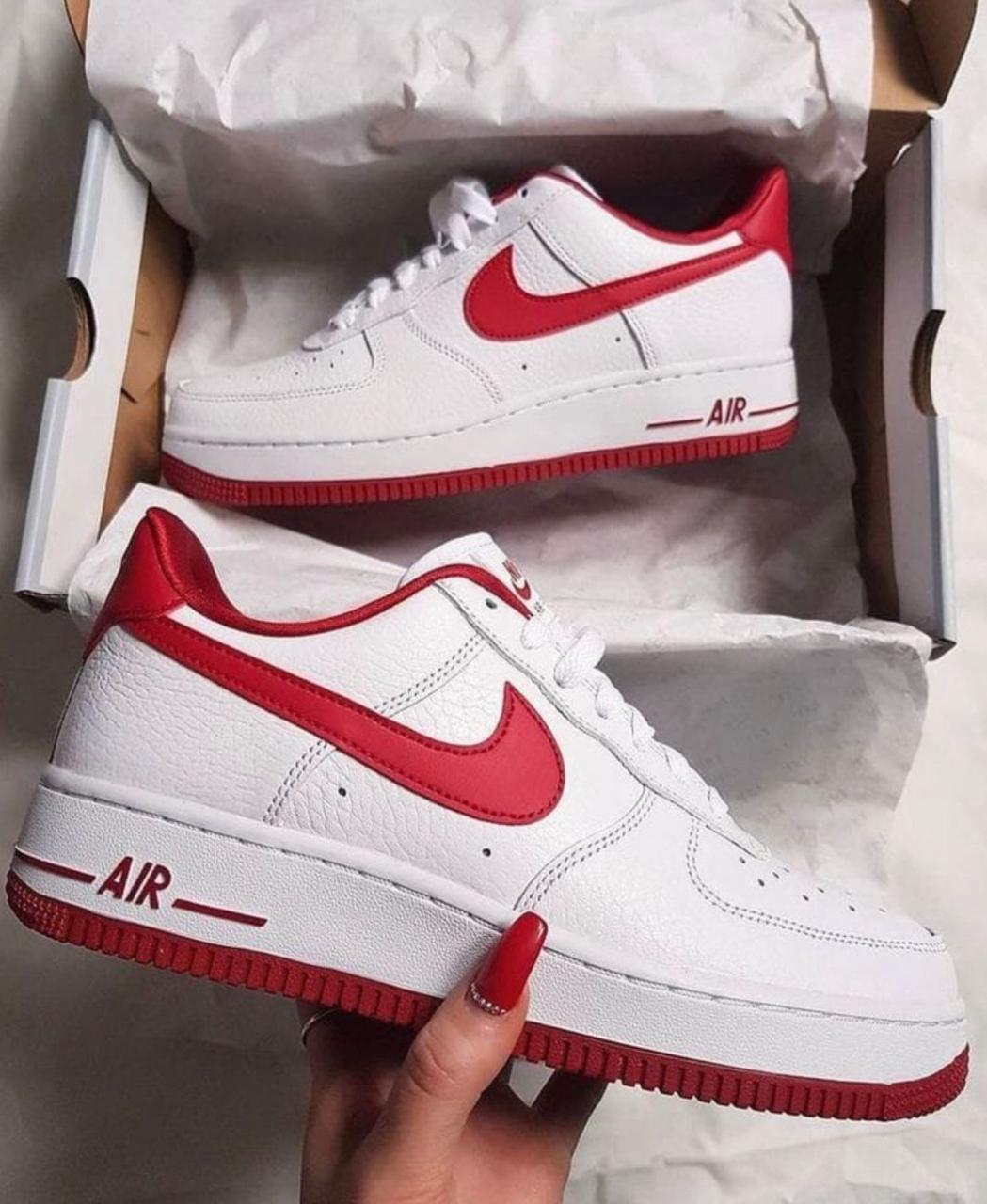 Nike Air force Blanco con rojo